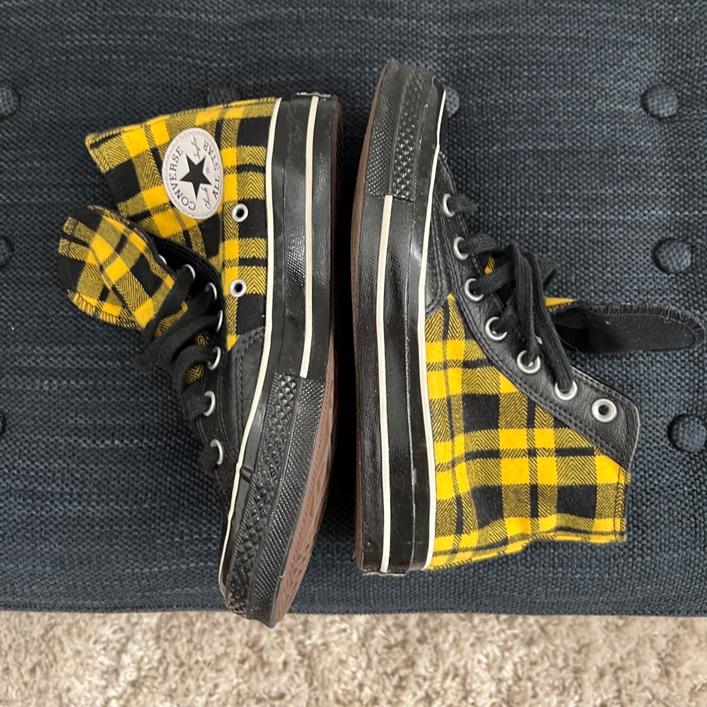 Like new. Custom plaid converse
